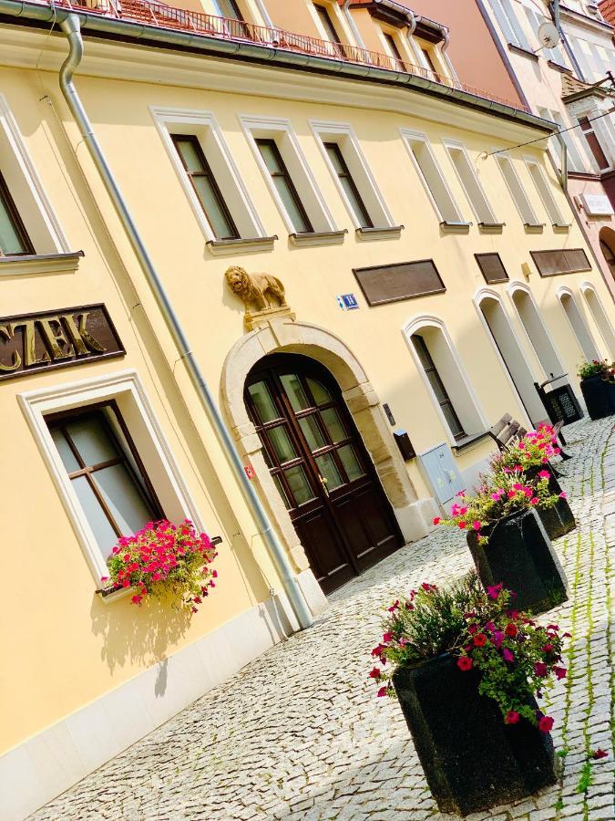 Hotel, Apartament Pod Zlotym Lwem W Samym Centrum Miasta Z Darmowym Parkingiem VII Kłodzko Eksteriør billede